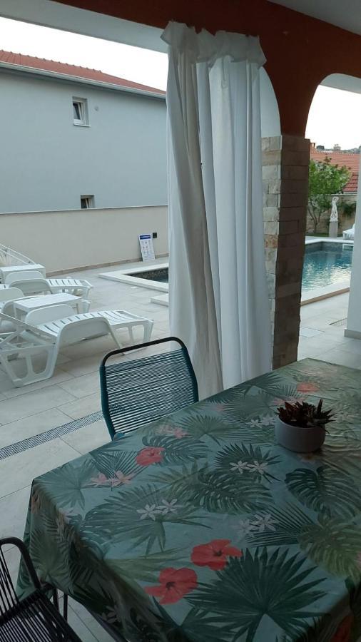 Villa J&J Apartments Residence With Swimming Pool Podstrana Exteriér fotografie